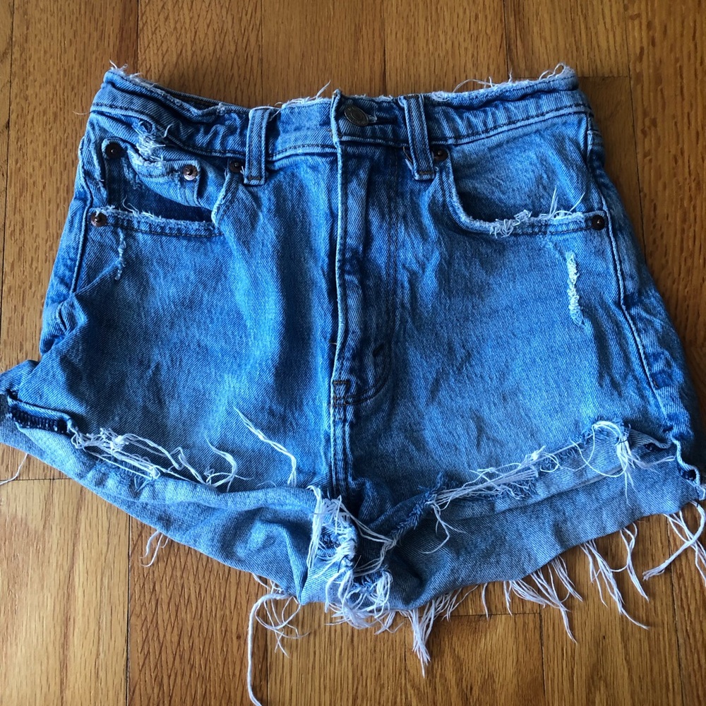 Abercrombie & Fitch The Mom short high rise Distressed Blue Denim Shorts